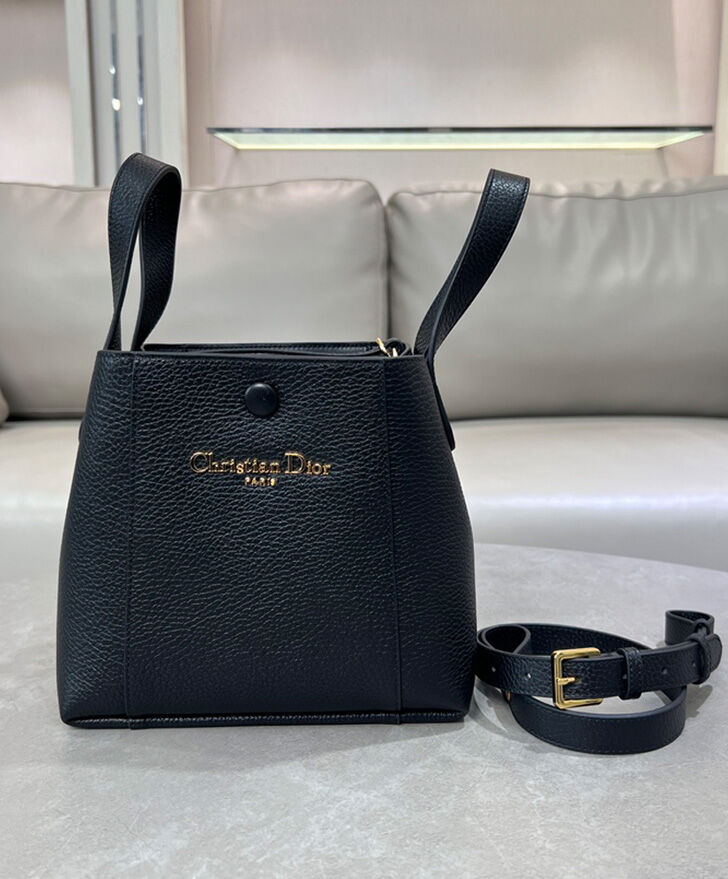 Christian Dior Medium Signature Bucket Bag M2480 Black